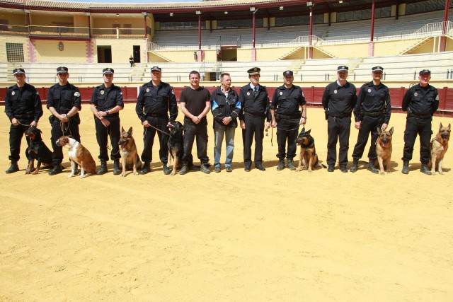 alt="perros policía local Torremolinos