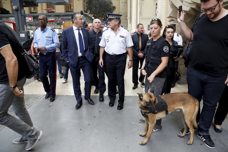 alt="perro detector explosivos estacion Marsella"