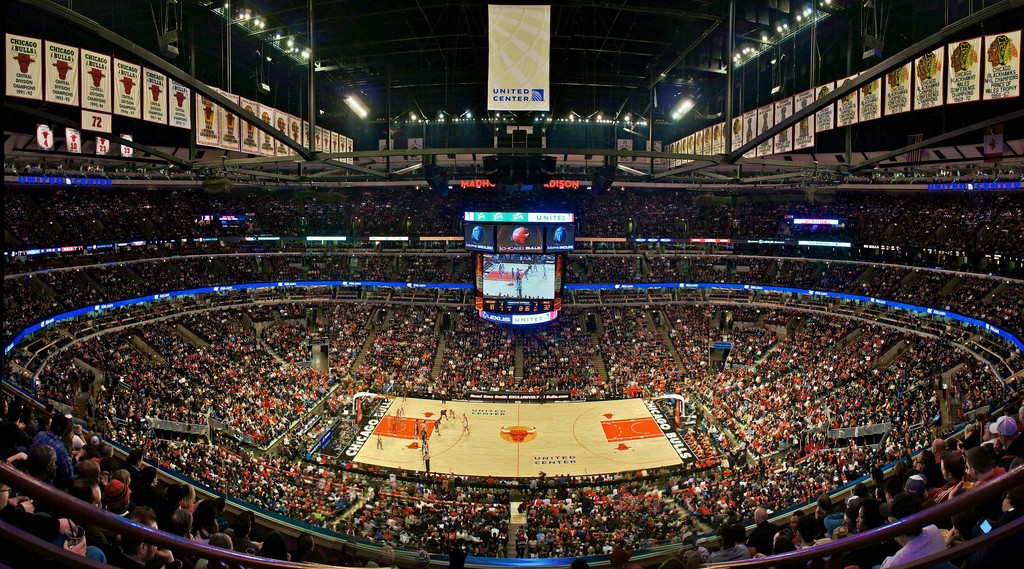 alt="perros detectores NBA United Center"