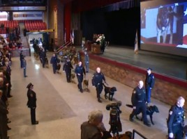 Cientos de policias homenaje a Jethro